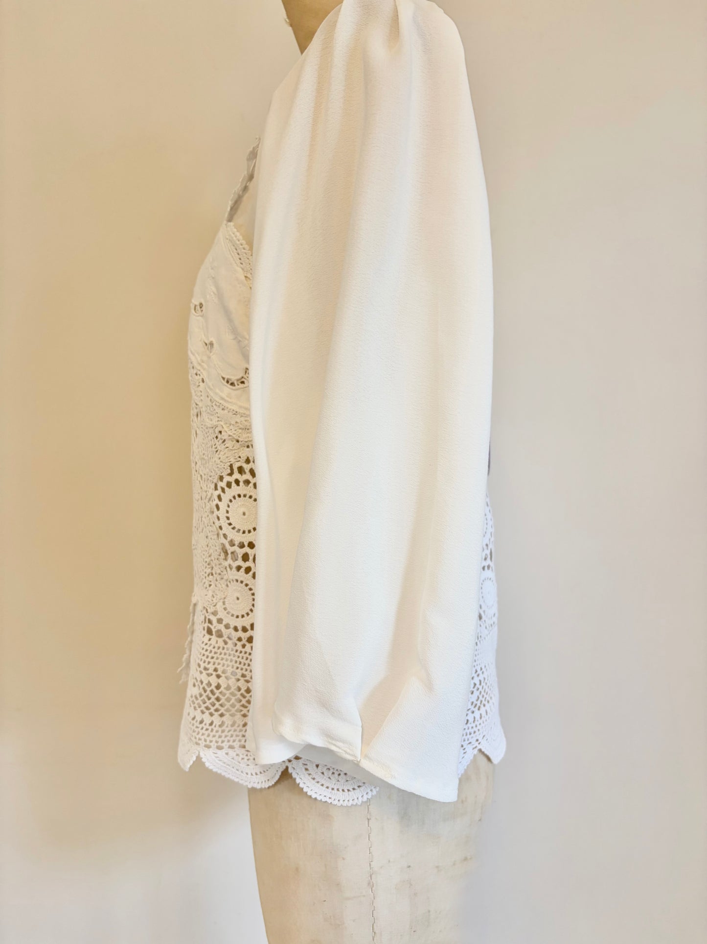 elegance lace and doily three quarter sleeve top size 8