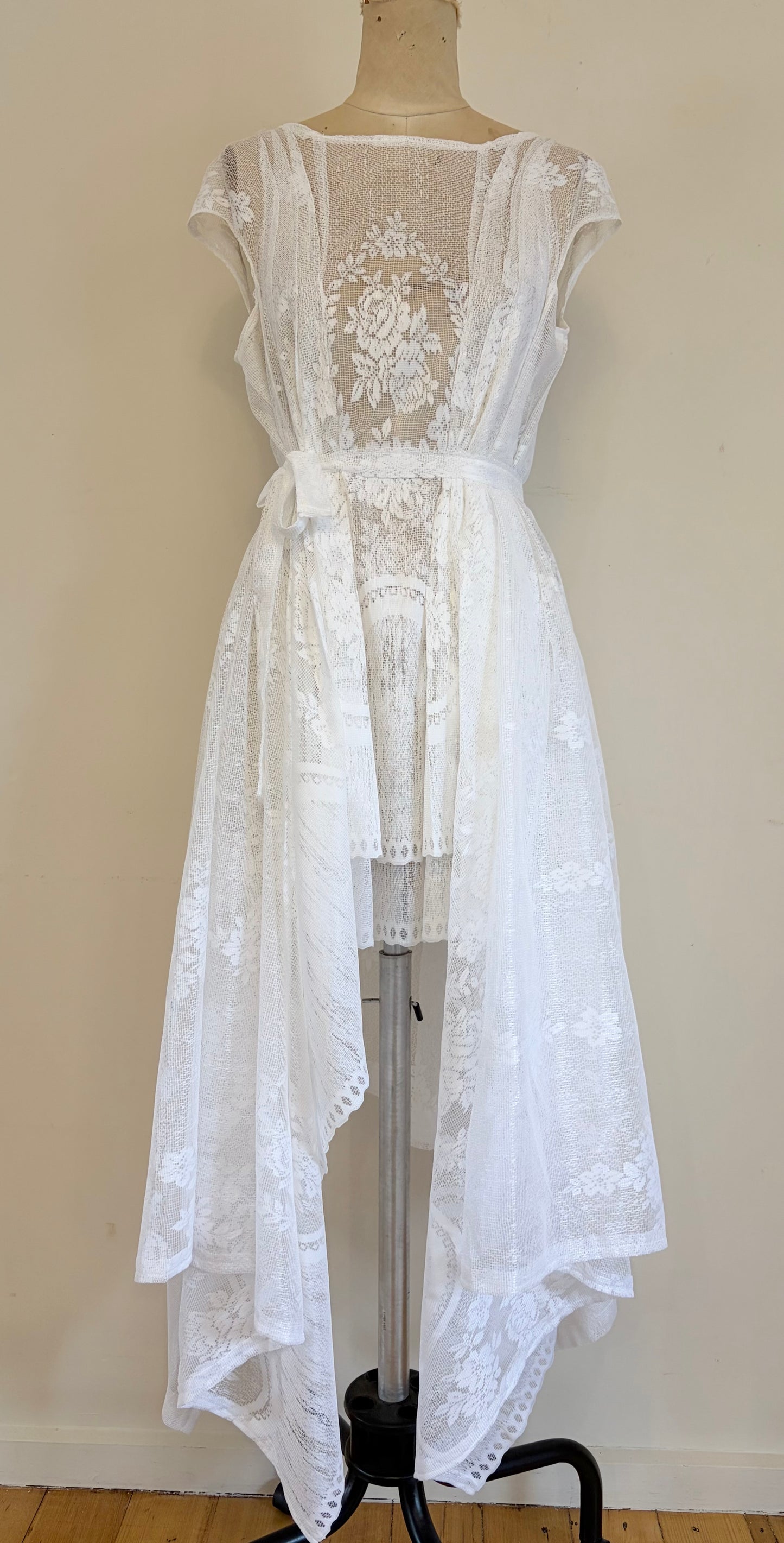 curtain lace dress handkerchief hemline size 6-10