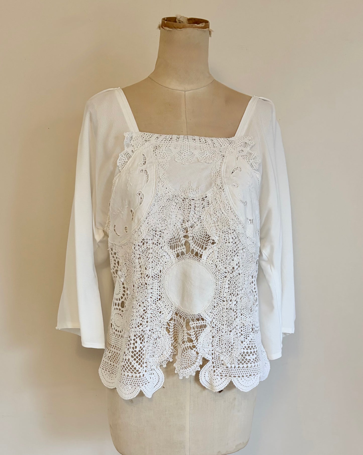 elegance lace and doily three quarter sleeve top size 8