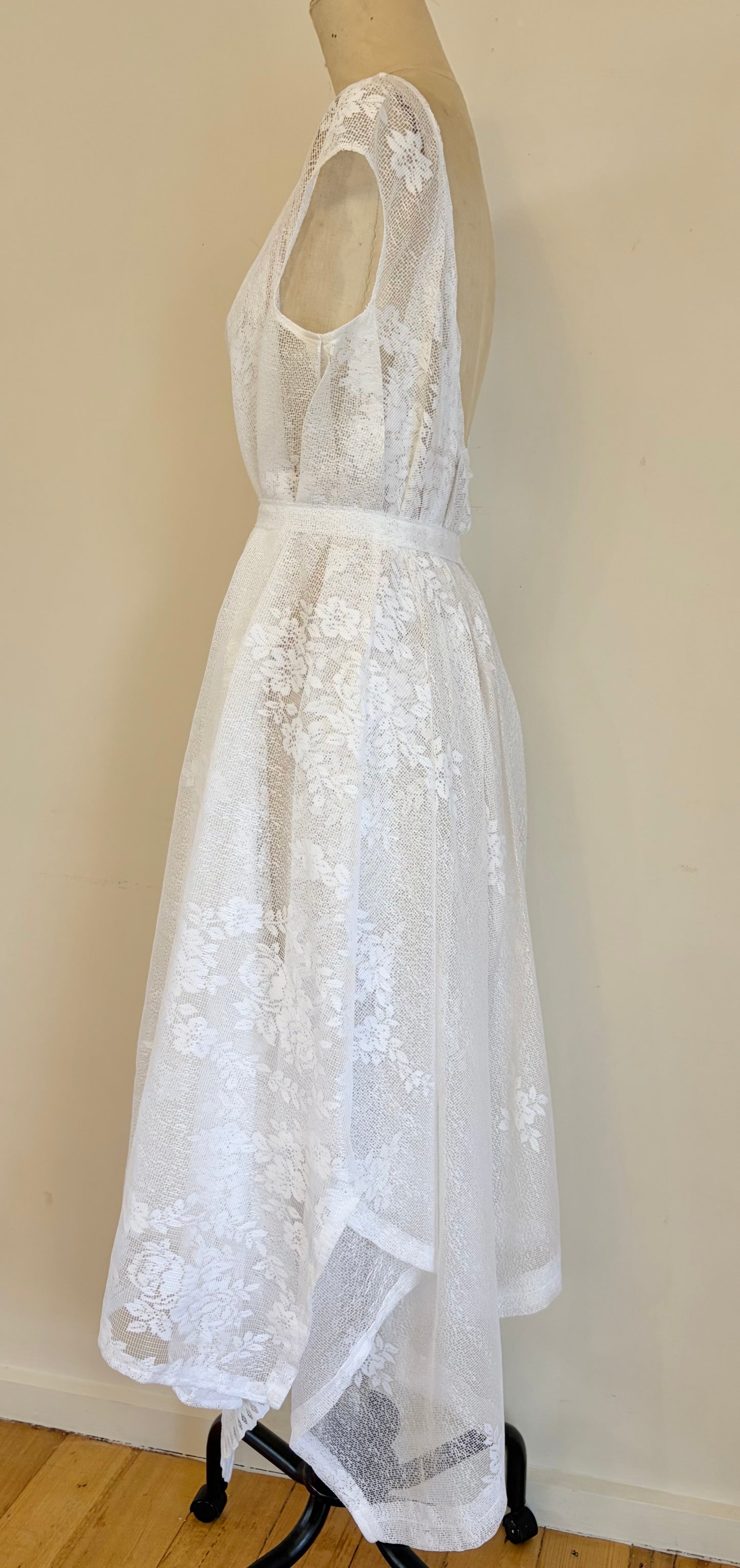 curtain lace dress handkerchief hemline size 6-10