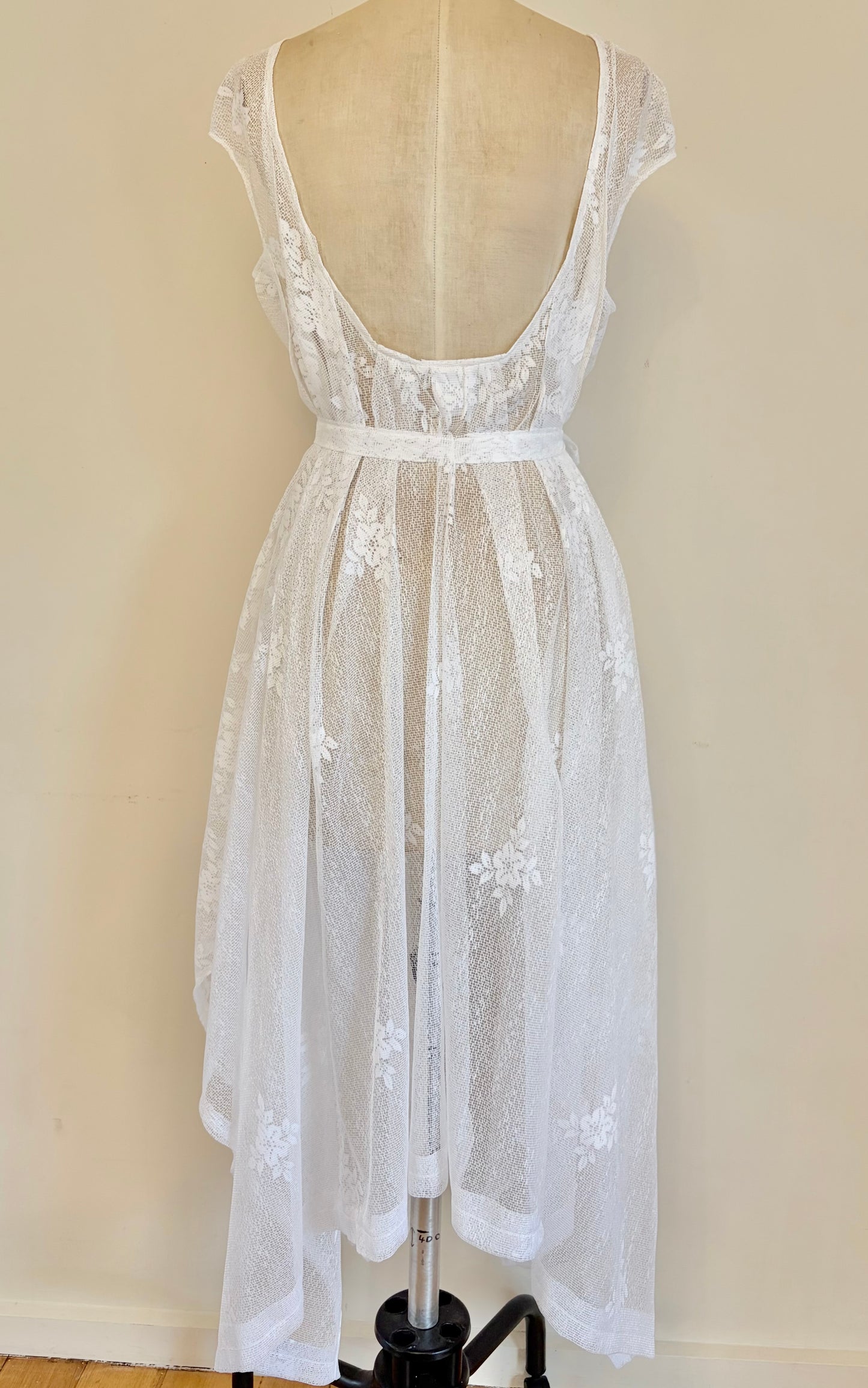 curtain lace dress handkerchief hemline size 6-10