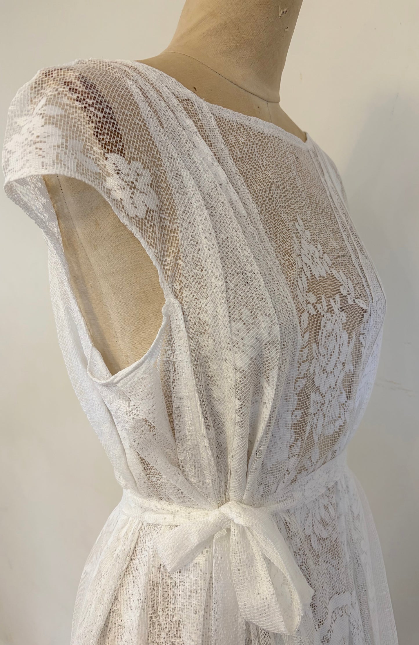 curtain lace dress handkerchief hemline size 6-10