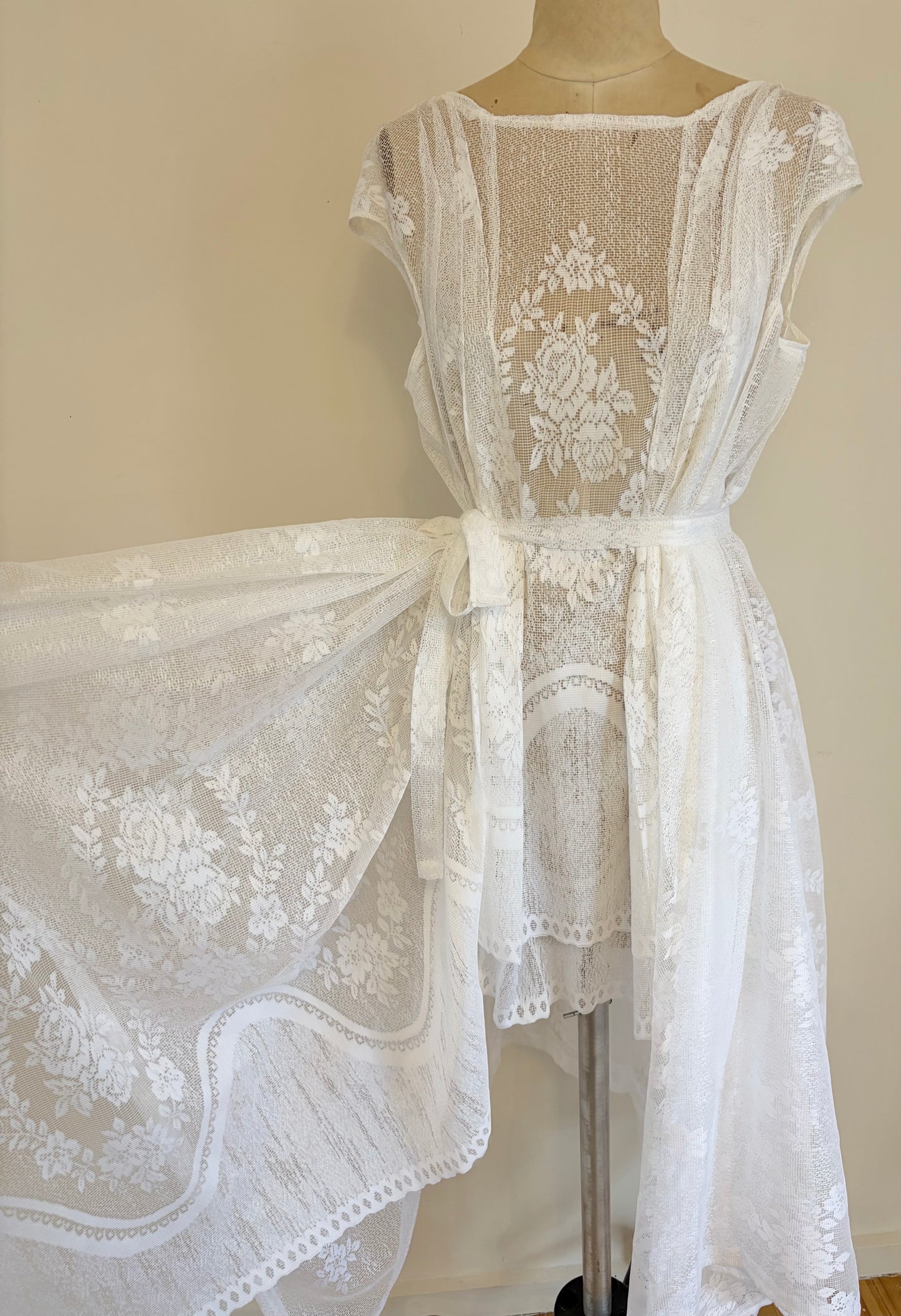 curtain lace dress handkerchief hemline size 6-10