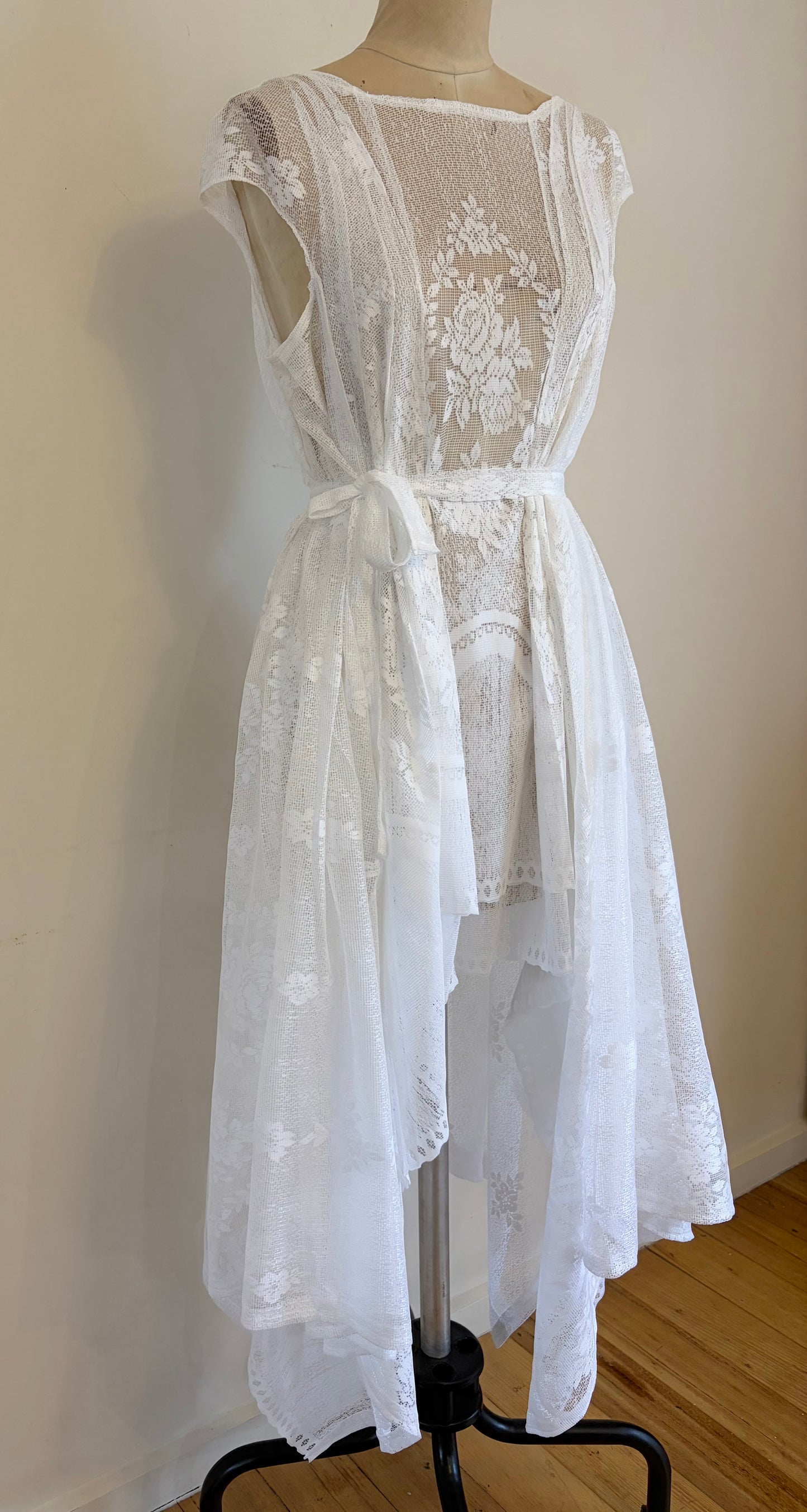 curtain lace dress handkerchief hemline size 6-10