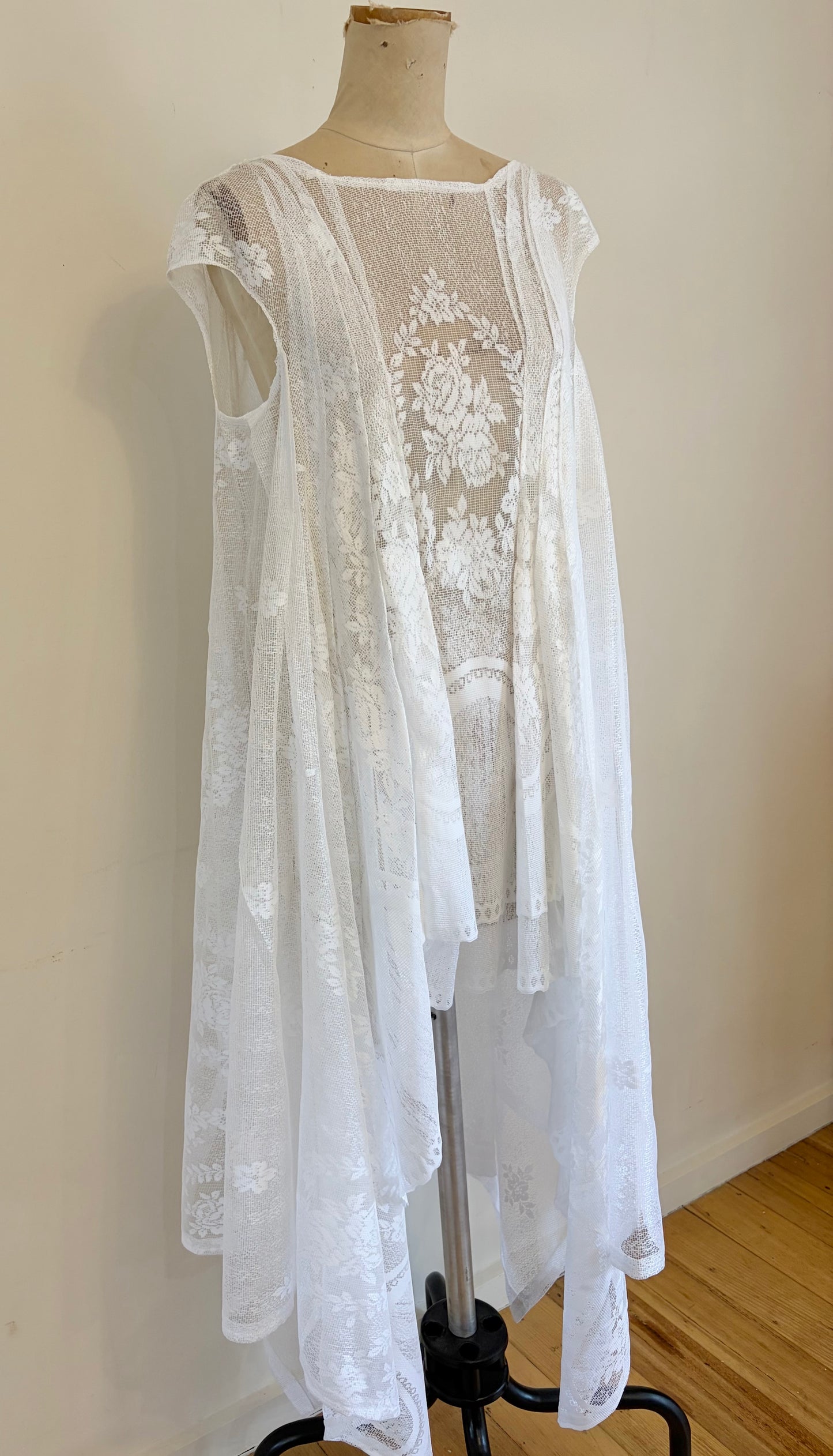 curtain lace dress handkerchief hemline size 6-10