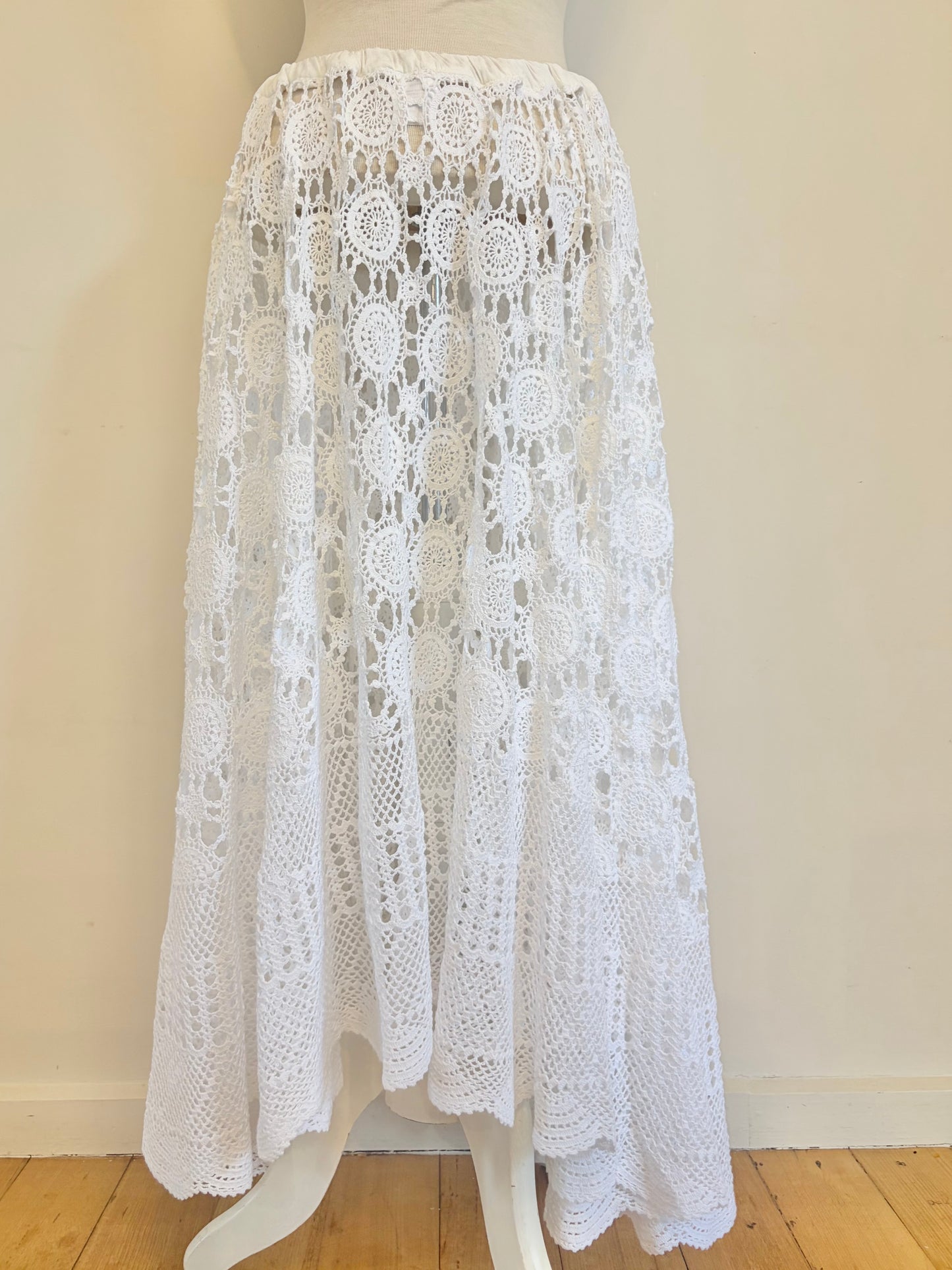 Galleria table cloth skirt