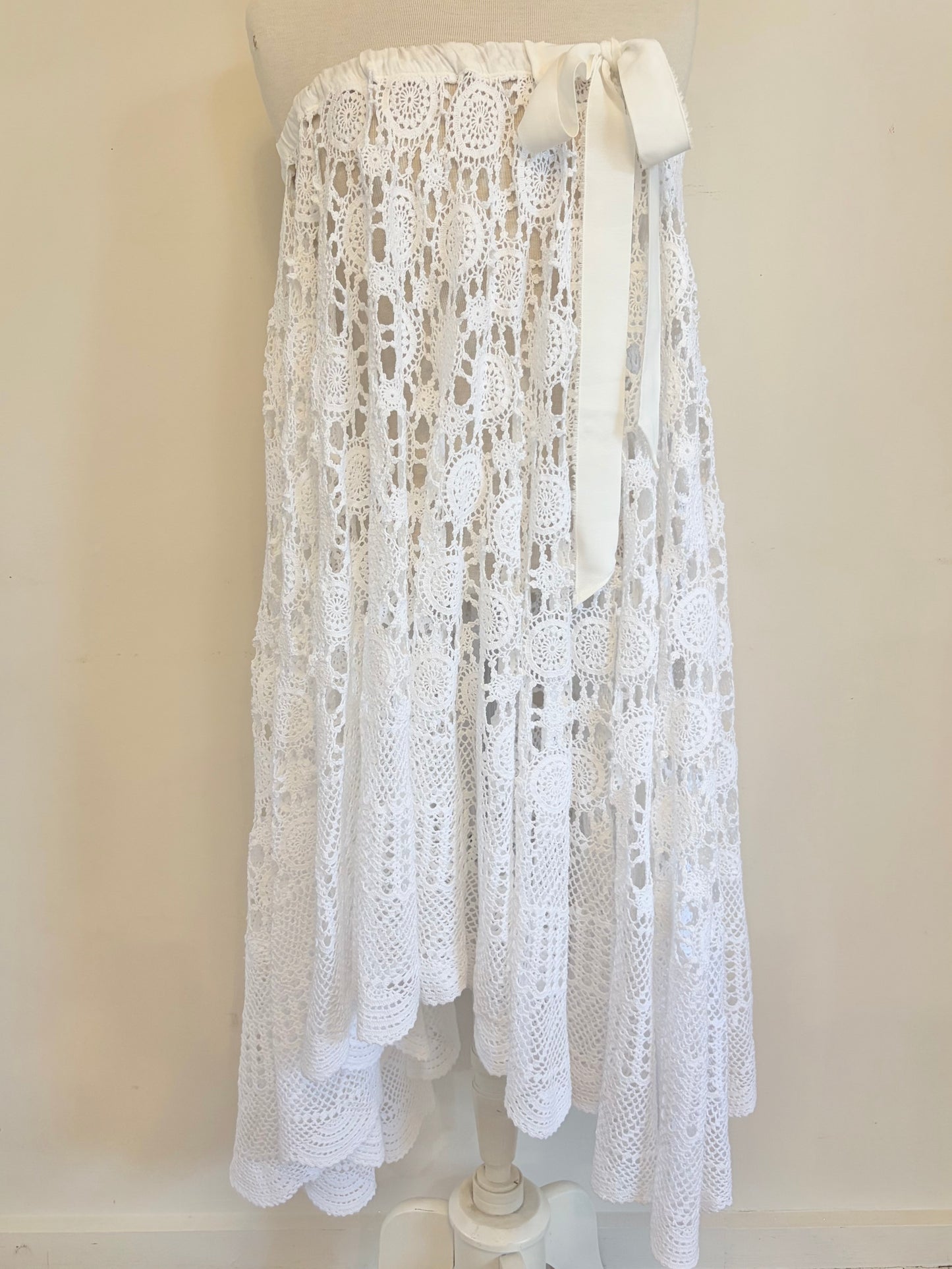 Galleria table cloth skirt